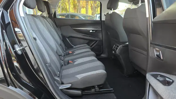 Peugeot 5008 2019 - 18500 EUR, 90600 km - AUTO.MOTO.pt - 90600km - foto 15 de 20