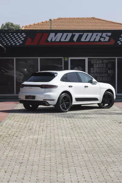 Porsche Macan 2018 - 53900 EUR, 89600 km - AUTO.MOTO.pt - 89600km - foto 32 de 40