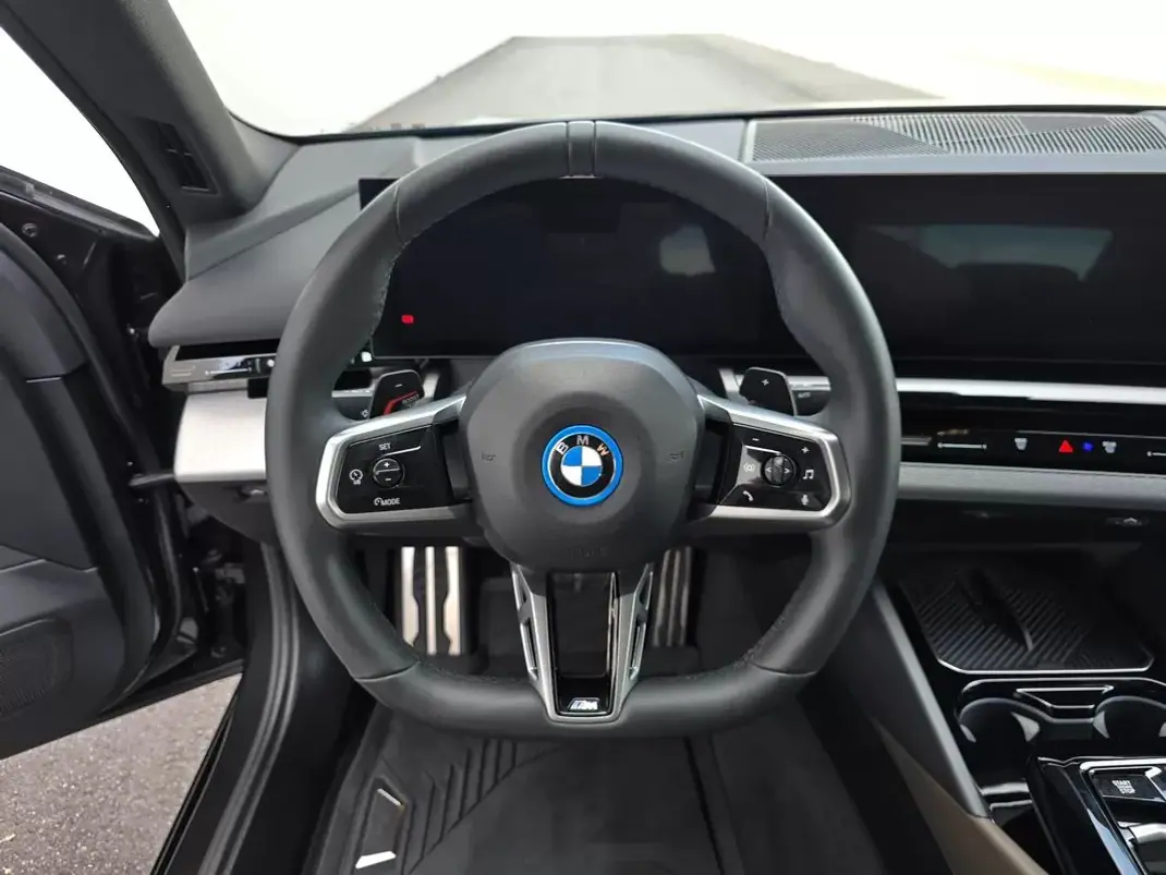 BMW 530e 2024 - 58500 EUR, 48800 km - AUTO.MOTO.pt - 48800km - foto 20 de 46