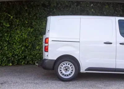 Toyota Proace 1.6 D4D L1H1 2019 - 15900 EUR, 65000 km - AUTO.MOTO.pt - 65000km - foto 10 de 15
