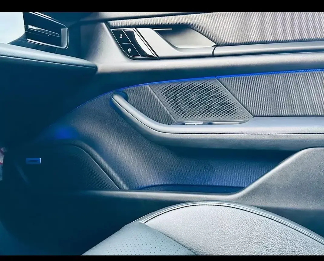 Porsche Taycan 2021 - 53499 EUR, 153620 km - AUTO.MOTO.pt - 153620km - foto 21 de 28