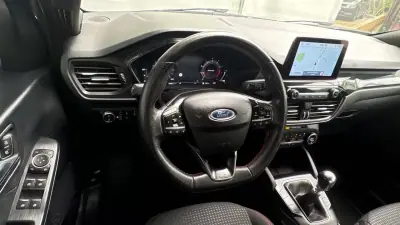 Ford Kuga 2022 - 15400 EUR, 78900 km - AUTO.MOTO.pt - 78900km - foto 9 de 12