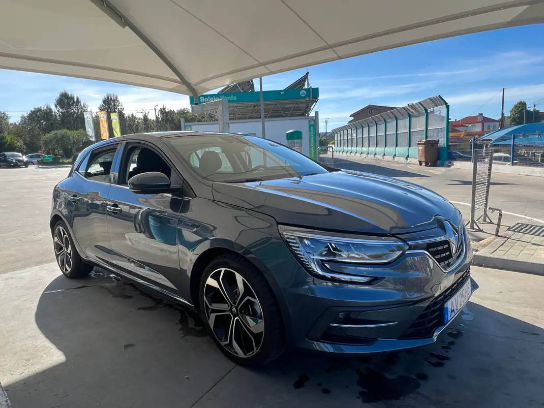 Renault Mégane 2021 - 17490 EUR, 92 km - AUTO.MOTO.pt - 92km - foto 3 de 5