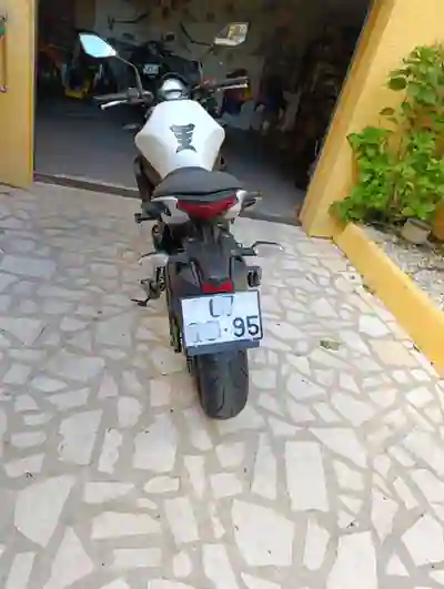 Kawasaki ER-6n 2015 - 3400 EUR, 27500 km - foto 4 de 8