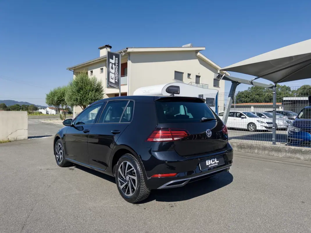 Volkswagen Golf 2018 - 14990 EUR, 105000 km - 105000km - foto 5 de 43