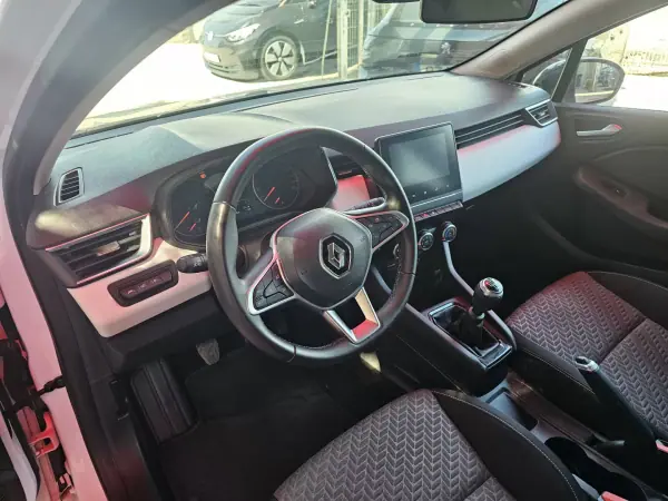 Renault Clio 2023 - 11999 EUR, 115000 km - AUTO.MOTO.pt - 115000km - foto 7 de 14