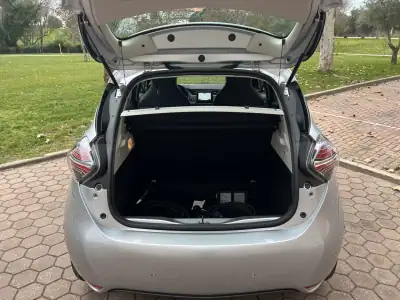 Renault Zoe 2021 - 14965 EUR, 25000 km - AUTO.MOTO.pt - 25000km - foto 42 de 46
