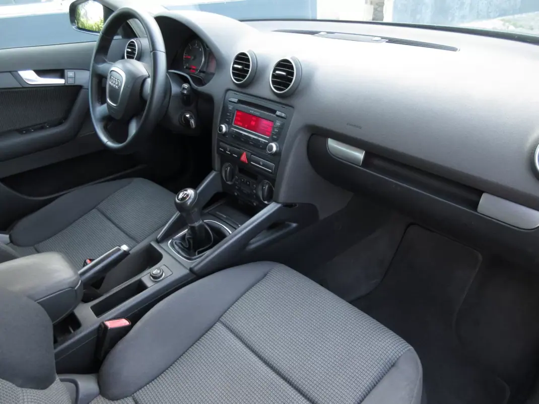 Audi A3 Sportback 2006 - 7490 EUR, 285 km - AUTO.MOTO.pt - 285km - foto 21 de 30