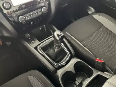 Nissan Qashqai 2019 - 19600 EUR, 106352 km - AUTO.MOTO.pt - 106352km - foto 12 de 22