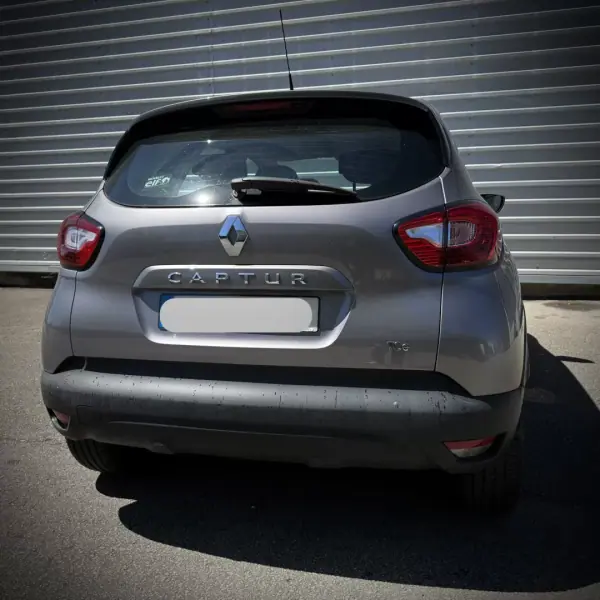 Renault Captur 2017 - 10900 EUR, 125000 km - AUTO.MOTO.pt - 125000km - foto 7 de 7