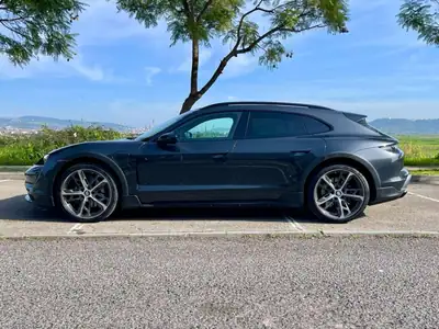 Porsche Taycan Cross Turismo 2023 - 106480 EUR, 30000 km - AUTO.MOTO.pt - 30000km - foto 2 de 39