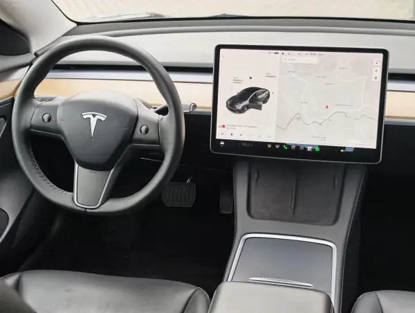 Tesla Model 3 2021 - 27500 EUR, 87000 km - AUTO.MOTO.pt - 87000km - foto 15 de 16