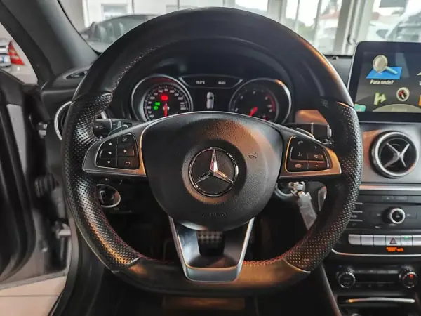 Mercedes-Benz CLA 200 2016 - 20500 EUR, 168500 km - AUTO.MOTO.pt - 168500km - foto 27 de 36