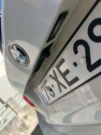 BMW 318 2015 - 13900 EUR, 270000 km - AUTO.MOTO.pt - 270000km - foto 6 de 12