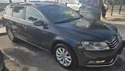 Volkswagen Passat Variant 2012 - 11000 EUR, 210000 km - AUTO.MOTO.pt - 210000km - foto 2 de 9
