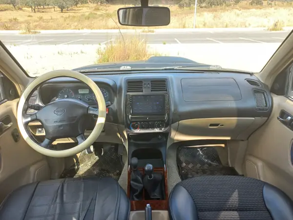 Nissan Terrano II 2000 - 8000 EUR, 290000 km - 290000km - foto 3 de 13