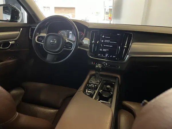 Volvo V90 2018 - 27490 EUR, 160000 km - AUTO.MOTO.pt - 160000km - foto 11 de 53