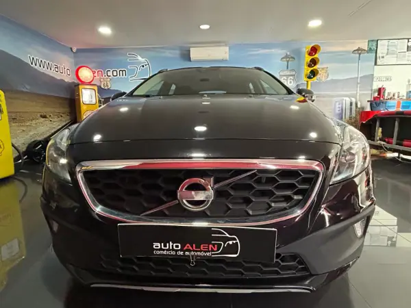 Volvo V40 Cross Country 2014 - 11750 EUR, 189500 km - AUTO.MOTO.pt - 189500km - foto 2 de 20