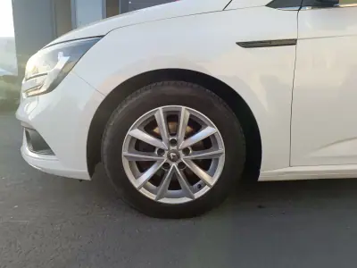 Renault Mégane 2019 - 12900 EUR, 192111 km - AUTO.MOTO.pt - 192111km - foto 4 de 26