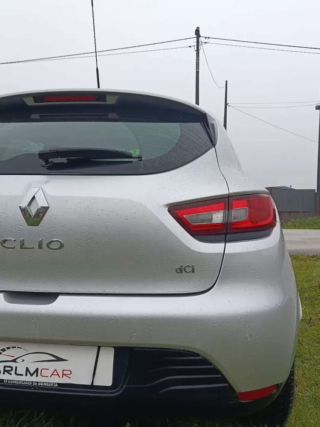 Renault Clio 2013 - 6950 EUR, 235000 km - AUTO.MOTO.pt - 235000km - foto 3 de 5