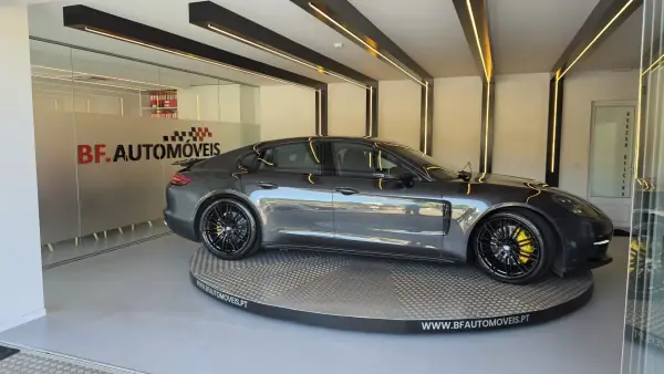 Porsche Panamera 2016 - 62500 EUR, 186989 km - AUTO.MOTO.pt - 186989km - foto 7 de 69