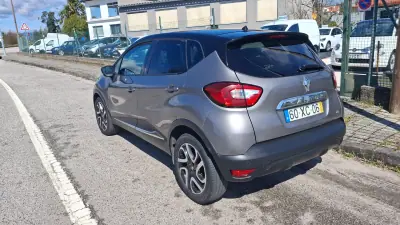 Renault Captur 2016 - 14500 EUR, 145213 km - 145213km - foto 5 de 11