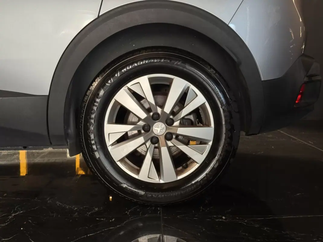 Peugeot 3008 2021 - 17990 EUR, 104900 km - 104900km - foto 8 de 26