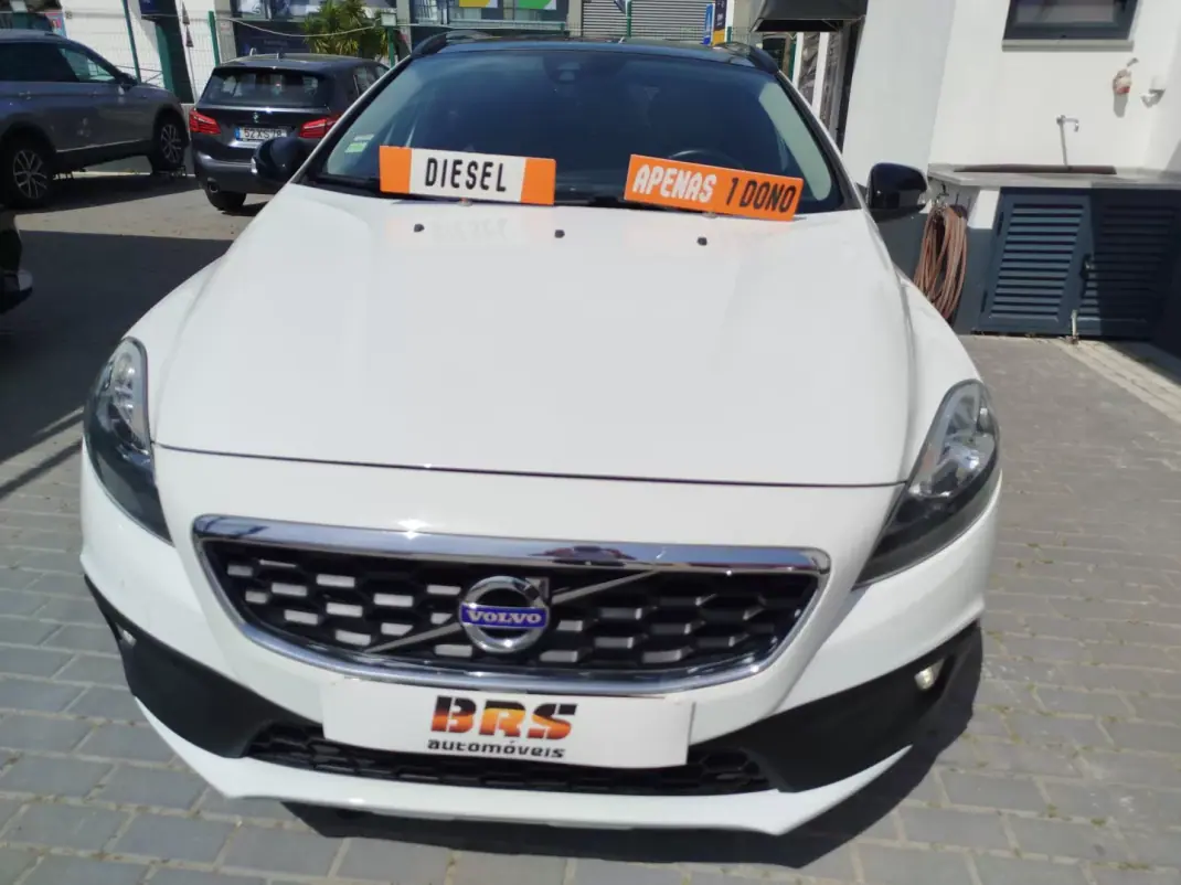 Volvo V40 Cross Country 2014 - 13950 EUR, 143620 km - AUTO.MOTO.pt - 143620km - foto 1 de 19
