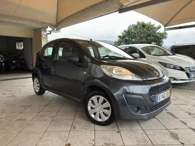 Peugeot 107 2013 - 6950 EUR, 152714 km - AUTO.MOTO.pt - 152714km - foto 7 de 21