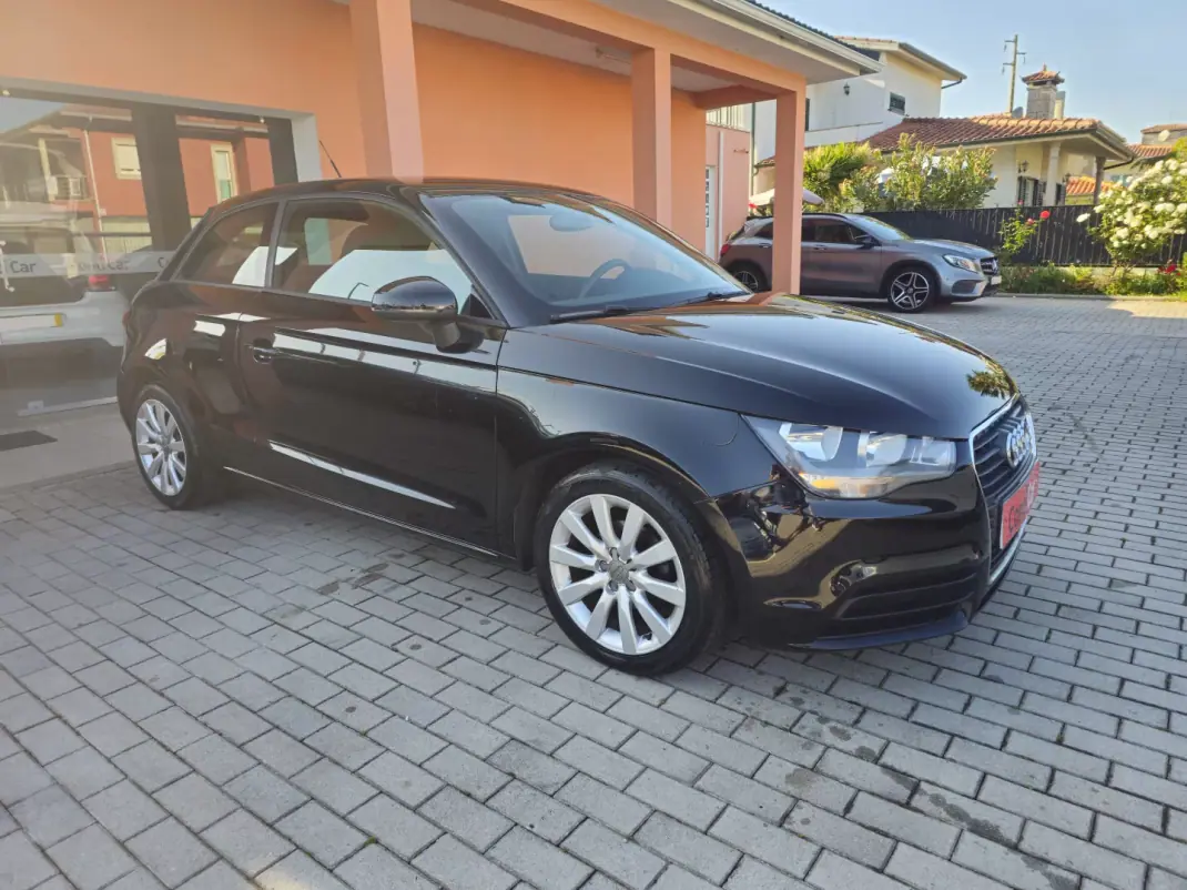 Audi A1 2012 - 8990 EUR, 159195 km - AUTO.MOTO.pt - 159195km - foto 1 de 12