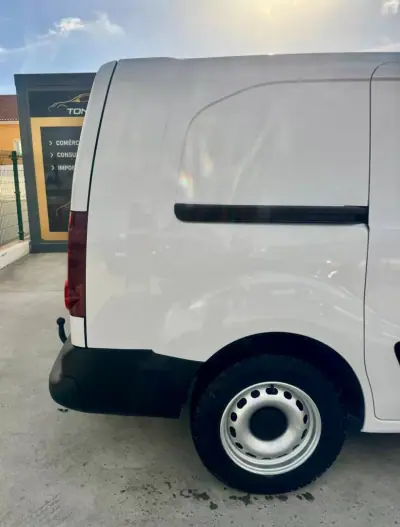 Peugeot 2016 - 13990 EUR, 189000 km - AUTO.MOTO.pt - 189000km - foto 18 de 18