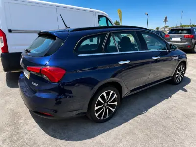 Fiat Tipo Station Wagon 2018 - 7999 EUR, 98000 km - AUTO.MOTO.pt - 98000km - foto 3 de 6