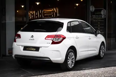 Citroën C4 2011 - 5790 EUR, 293492 km - AUTO.MOTO.pt - 293492km - foto 4 de 29