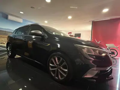 Renault Mégane 2017 - 13950 EUR, 151881 km - AUTO.MOTO.pt - 151881km - foto 7 de 20