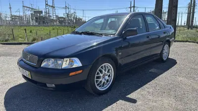 Volvo S40 2000 - 3750 EUR, 400000 km - AUTO.MOTO.pt - 400000km - foto 3 de 13
