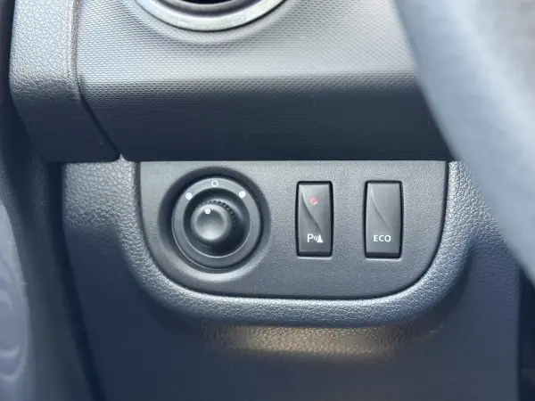 Dacia Sandero 2017 - 9900 EUR, 166000 km - AUTO.MOTO.pt - 166000km - foto 16 de 16