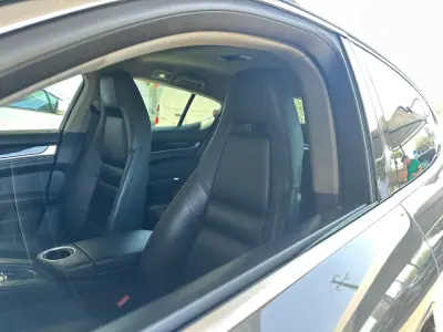 Porsche Panamera 2015 - 39900 EUR, 124815 km - AUTO.MOTO.pt - 124815km - foto 15 de 41
