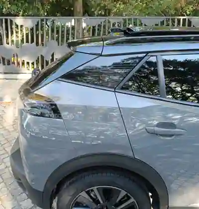 Peugeot 2008 2024 - 26500 EUR, 40000 km - 40000km - foto 9 de 15