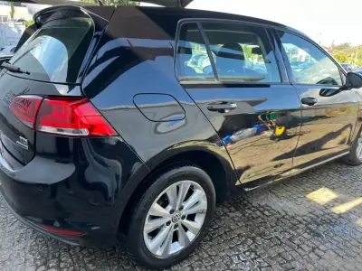 Volkswagen Golf 2015 - 8500 EUR, 318550 km - AUTO.MOTO.pt - 318550km - foto 6 de 12