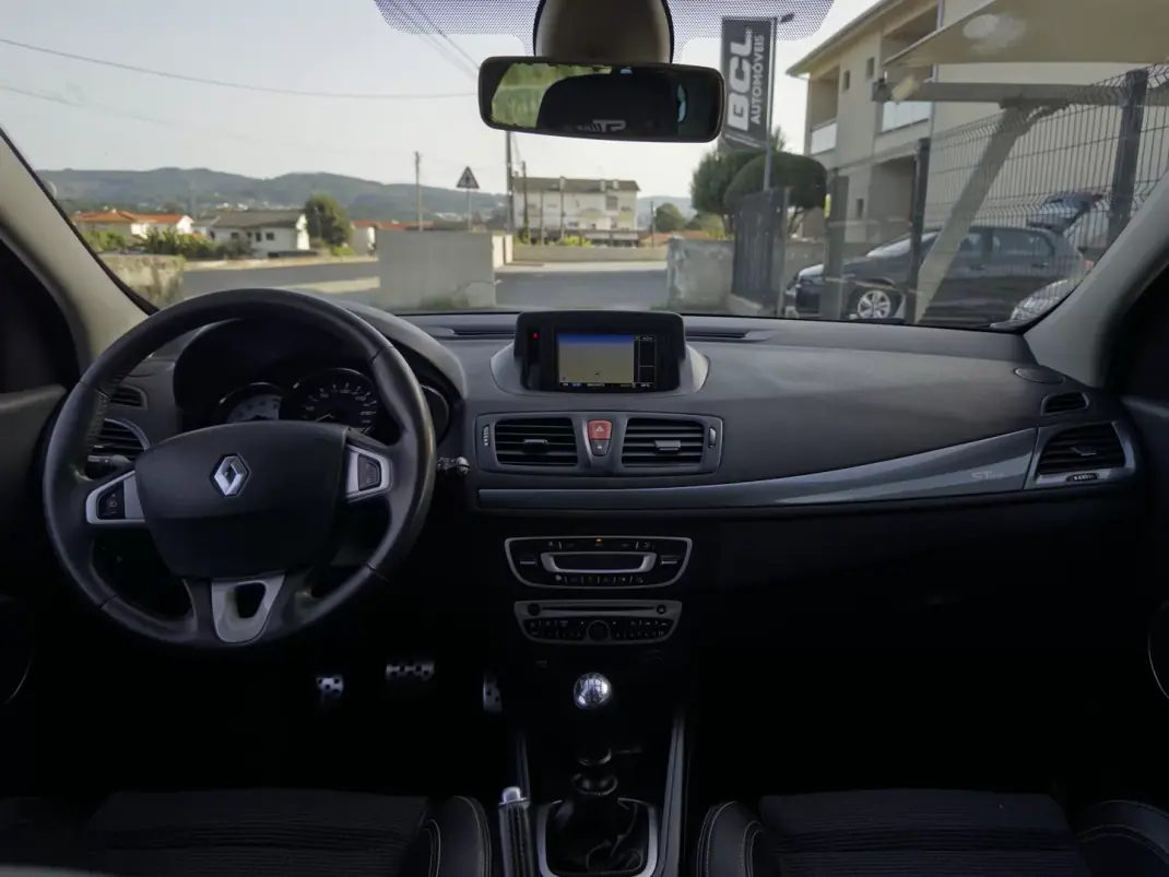 Renault Mégane Sport Tourer 2011 - 8990 EUR, 214000 km - 214000km - foto 14 de 38