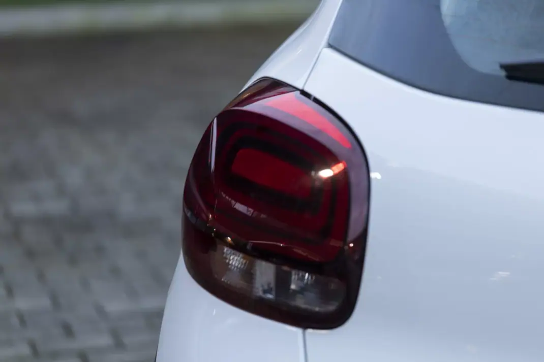 Citroën C3 2018 - 9500 EUR, 130900 km - AUTO.MOTO.pt - 130900km - foto 25 de 26