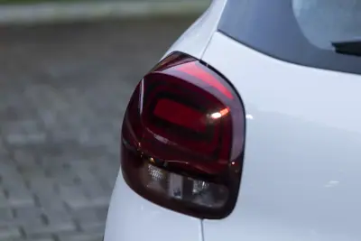 Citroën C3 2018 - 9500 EUR, 130900 km - AUTO.MOTO.pt - 130900km - foto 25 de 26