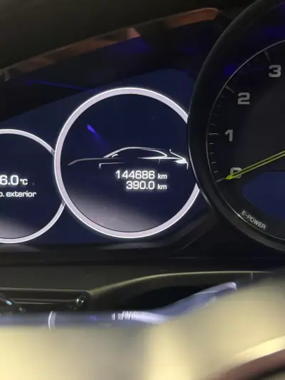 Porsche Panamera Sport Turismo 2020 - 74990 EUR, 144686 km - 144686km - foto 6 de 13
