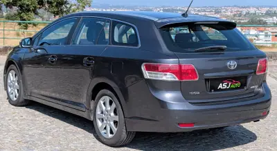 Toyota Avensis SW 2010 - 6900 EUR, 274056 km - AUTO.MOTO.pt - 274056km - foto 9 de 21
