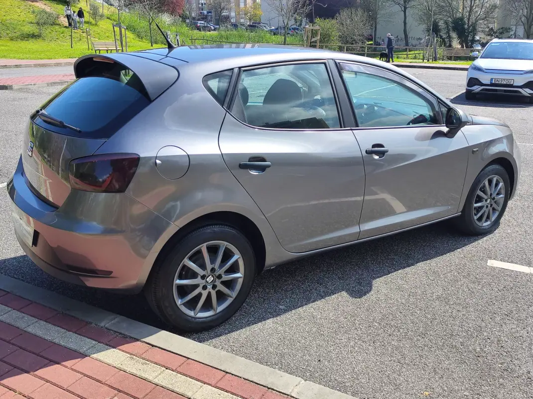SEAT Ibiza 2015 - 8480 EUR, 179000 km - AUTO.MOTO.pt - 179000km - foto 7 de 36