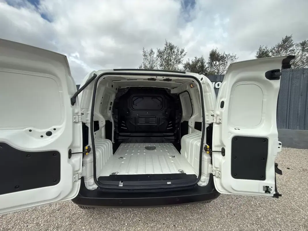 Fiat FIORINO C/IVA AC PORTA LATERAL 2019 - 7950 EUR, 179990 km - AUTO.MOTO.pt - 179990km - foto 4 de 18