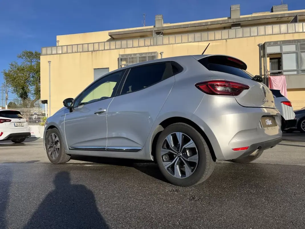 Renault Clio 2023 - 15450 EUR, 66000 km - AUTO.MOTO.pt - 66000km - foto 42 de 43