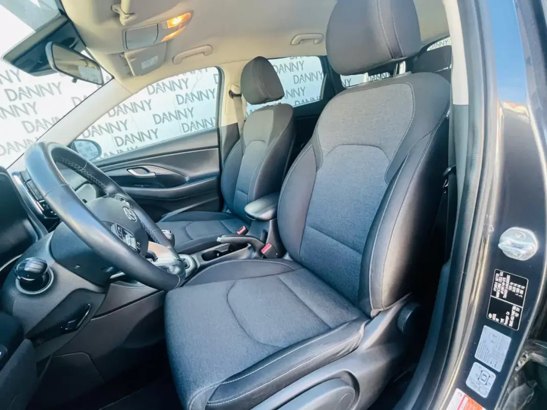 Hyundai i30 SW 2021 - 18750 EUR, 88000 km - 88000km - foto 6 de 12