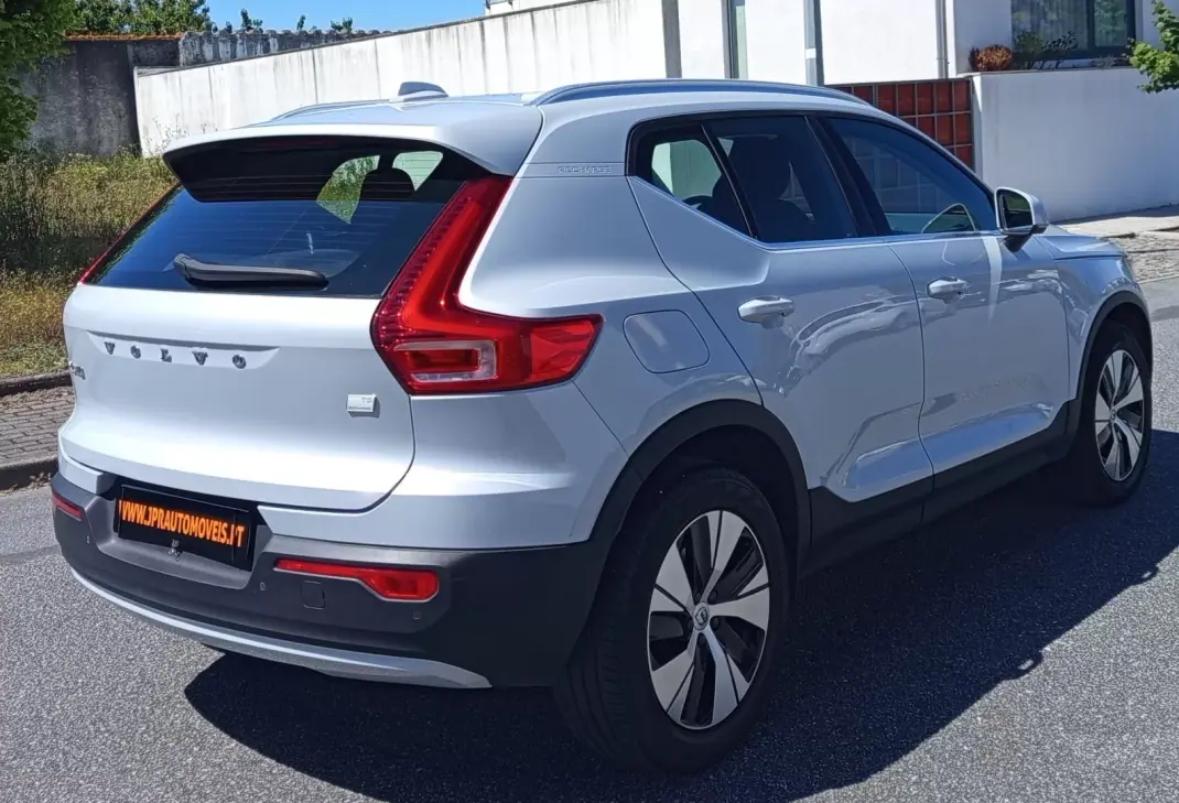 Volvo XC 40 2022 - 26490 EUR, 96032 km - AUTO.MOTO.pt - 96032km - foto 7 de 19
