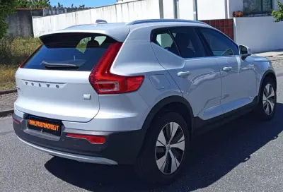 Volvo XC 40 2022 - 26490 EUR, 96032 km - AUTO.MOTO.pt - 96032km - foto 7 de 19